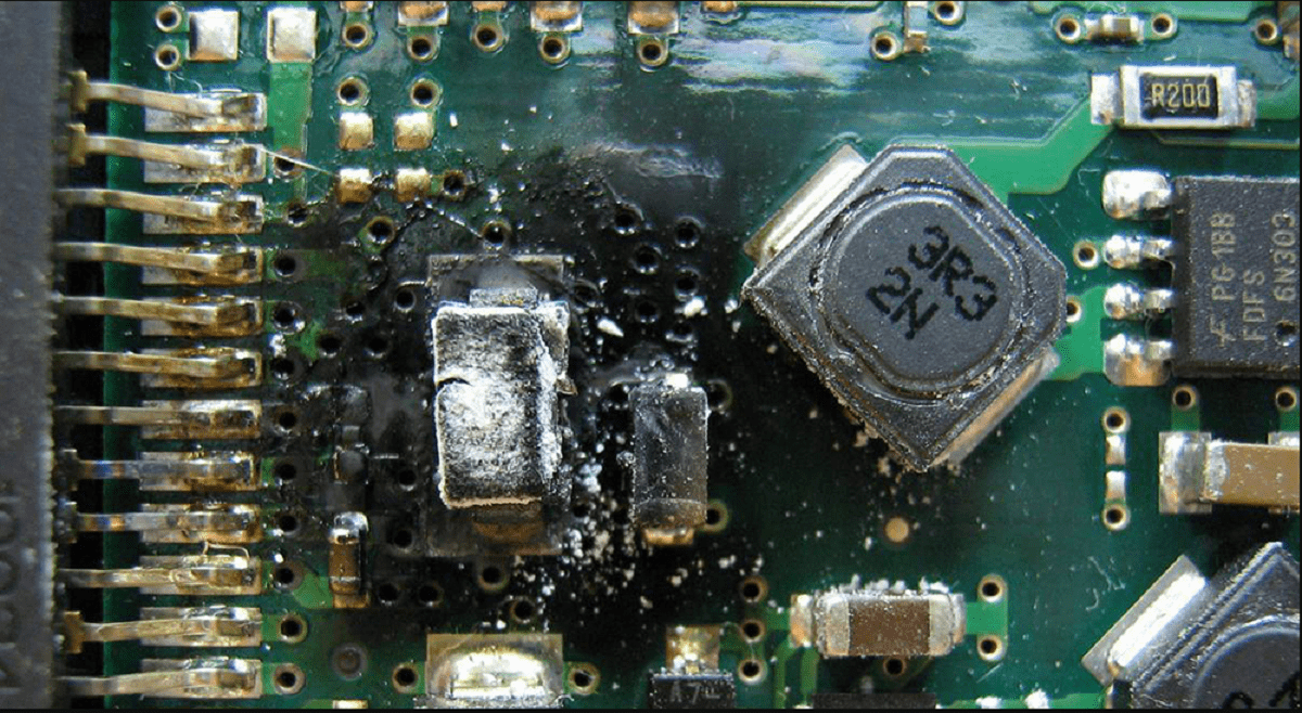 В HDD может сгореть чип